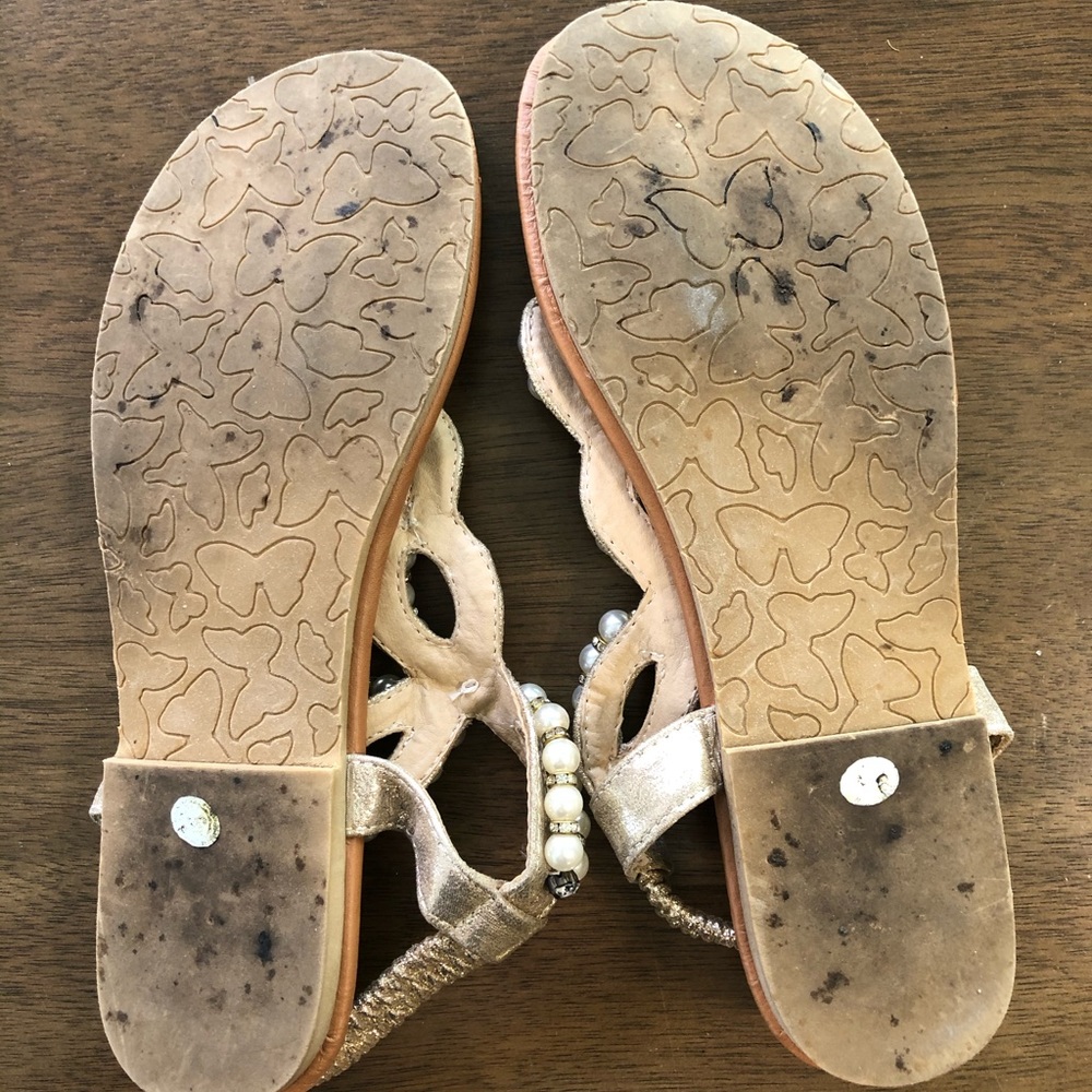 Pearl and Jewel Embellished Flat Gold Sandals - Picture 4 of 6